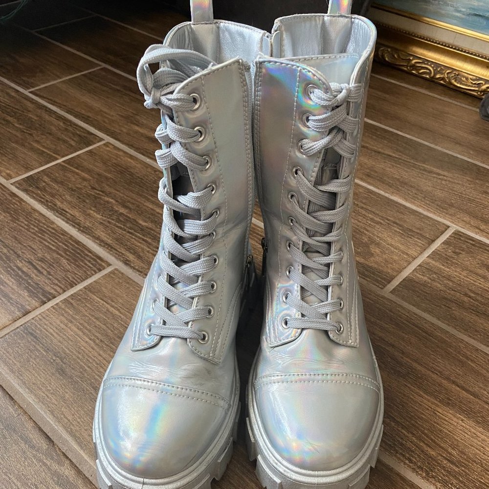 Cape Robbin Iridescent Combat Boot Size 8